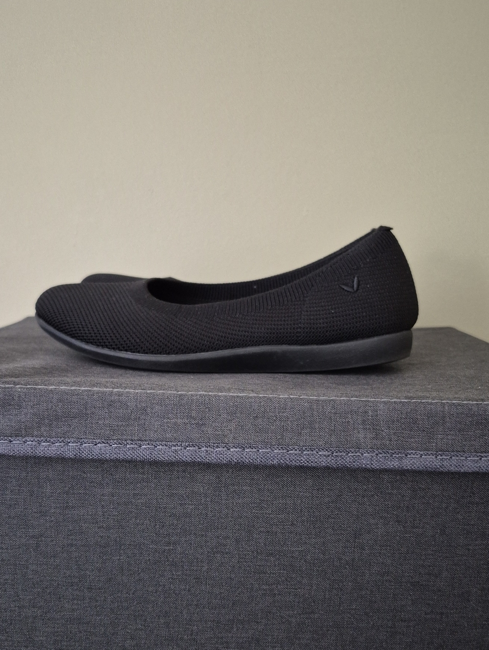 EUC Vivaia Claire Round Toe Flats, 36.5 (6)